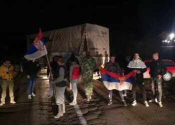 Ktheheshin në Kosovë për festat e fundvitit, sulmohen me bomba zhurmuese emigrantët në afërsi të Merdarës