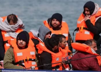 BBC nxjerr shifrat e emigrantëve që kalojnë ilegalisht drejt MB, të parët në listë shqiptarët