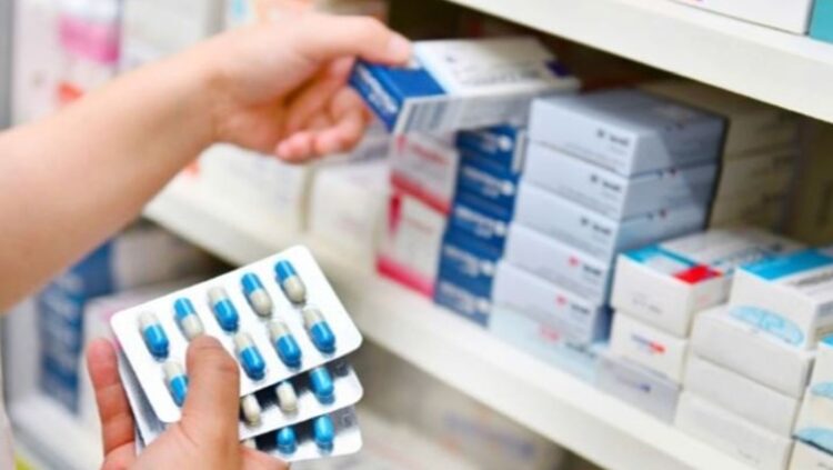 Shtohen rastet me grip sezonal në Greqi, mungojnë barnat, fëmijët dhe të moshuarit më të rrezikuarit