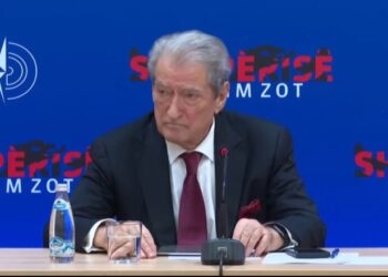 Berisha mbledh deputetët e Rithemelimit: Rama i përfshirë në një aferë të zezë, përdori mjete të paligjshme për të korruptuar zyrtarin e FBI-së