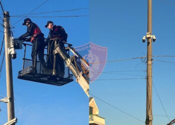 Blutë e Vlorës aksion për gjetjen e kamerave nëpër lagje! Përdoren nga grupet kriminale për të vëzhguar policinë