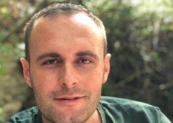 U dhunua për shkak të detyrës, gazetari Elvis Hila tregon si ndodhi sulmi