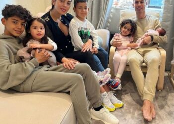 Brenda ‘kështjellës’ marramendëse ku po qëndron Ronaldo dhe familja e tij në Arabinë Saudite