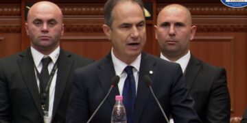 Me 66 vota kundër, rrëzohet kërkesa e deputetëve të Berishës për mocion me debat për McGonigal